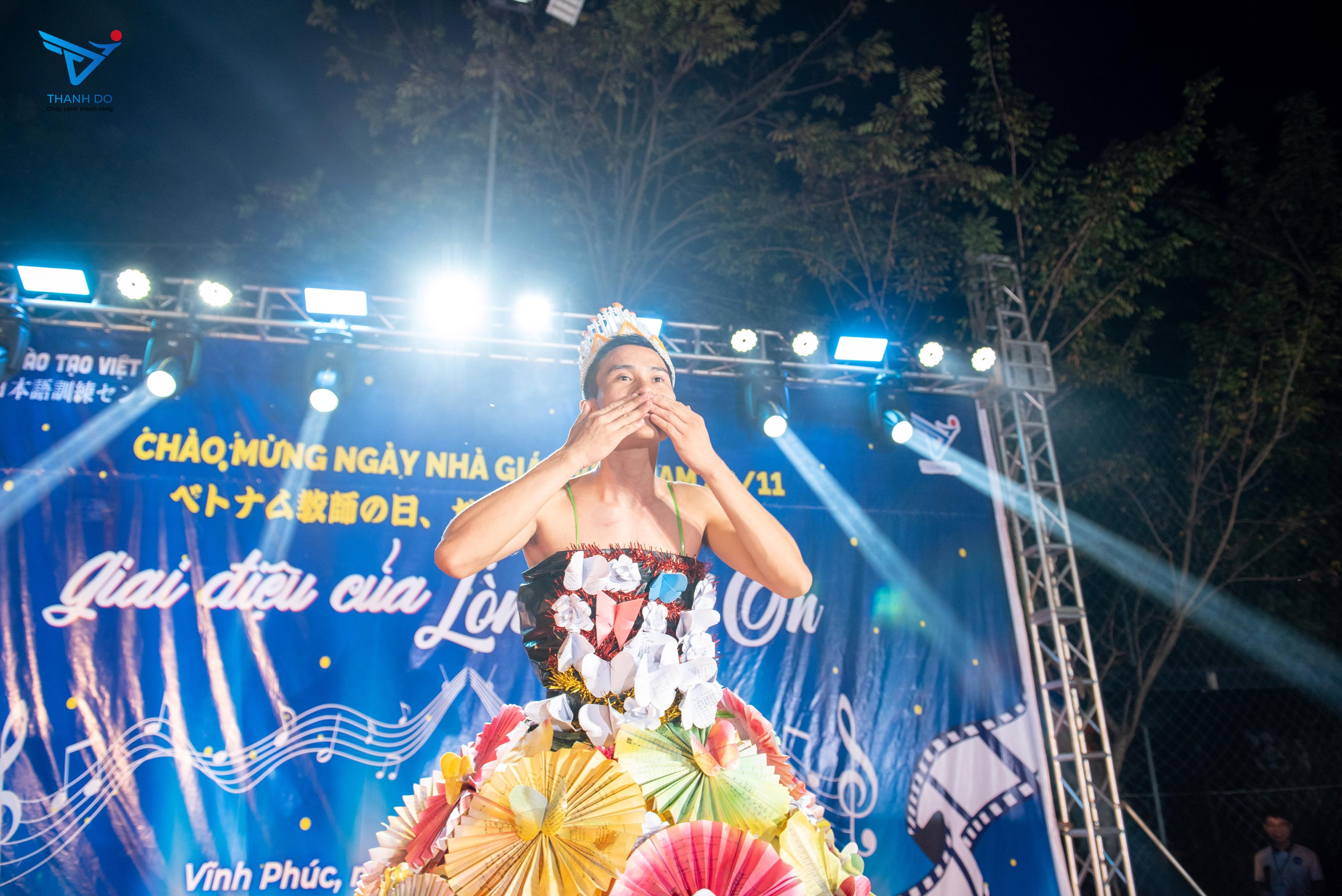 Cuộc thi trình diễn thời trang với chủ đề Bảo vệ môi trường