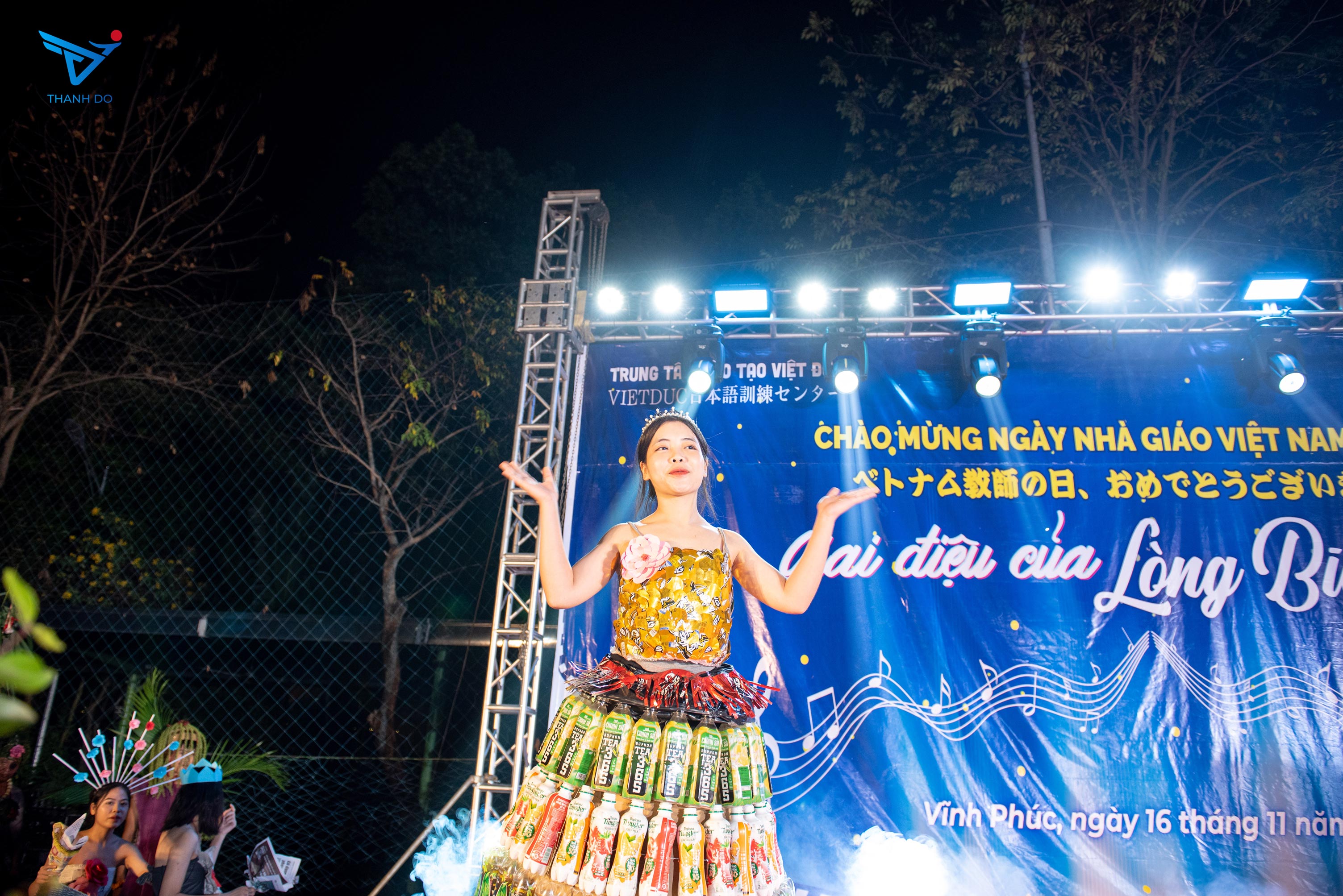 Cuộc thi trình diễn thời trang với chủ đề Bảo vệ môi trường