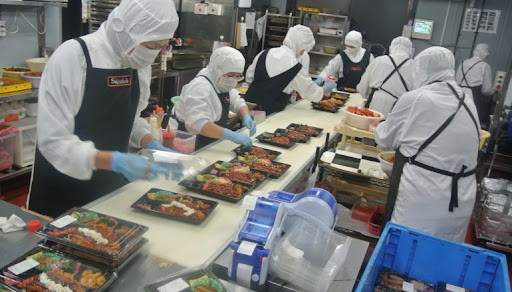 Môi trường làm việc khi đi đơn hàng cơm hộp