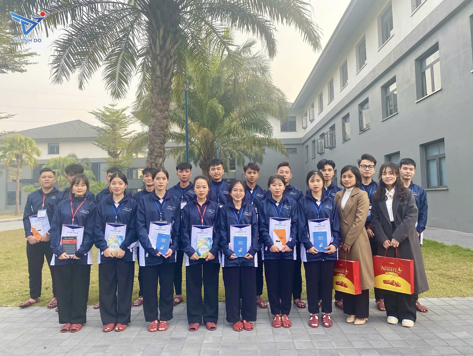 Trao bằng N5 cho các bạn thực tập sinh tại Thành Đô