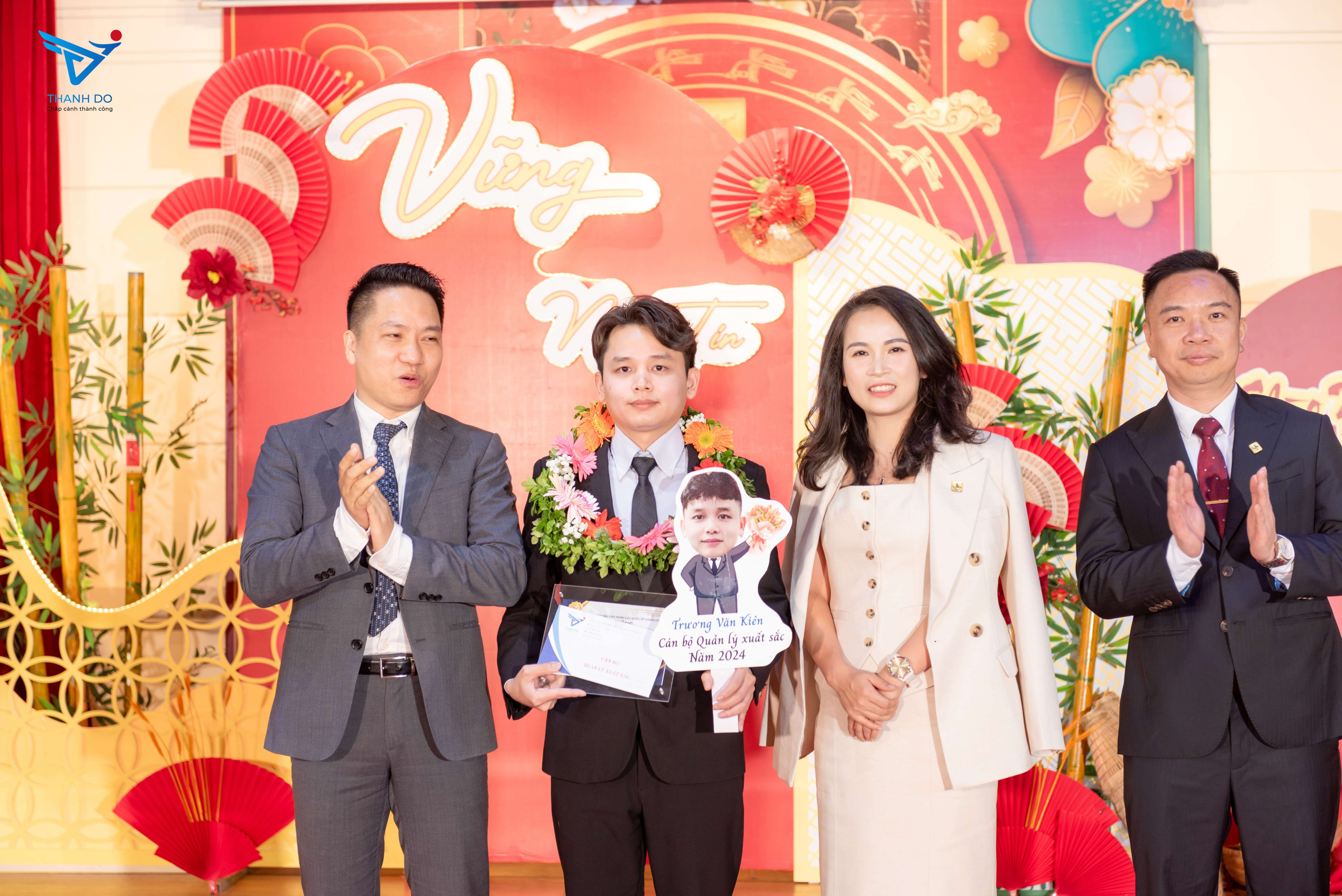 Thành Đô IES tổ chức Lễ tổng kết cuối năm 2024 và chào đón năm mới Ất Tỵ 2025