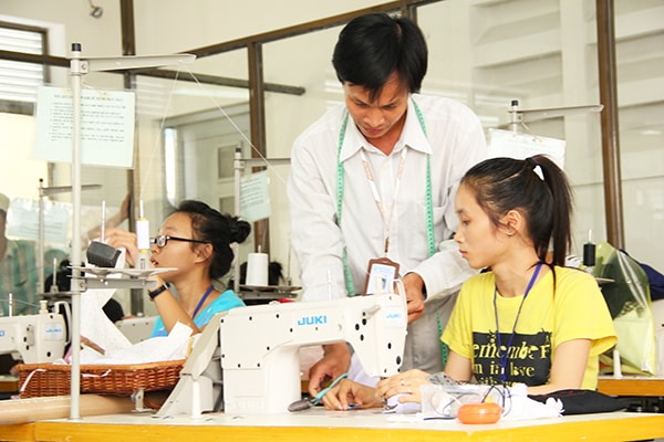 Yêu cầu làm việc và hỗ trợ từ phía công ty